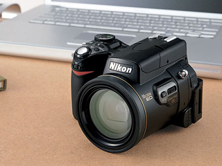 První stabilizovaný Coolpix