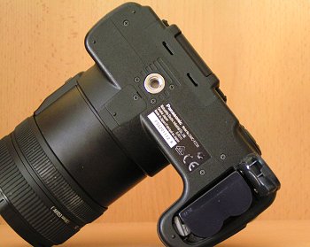 FZ30: Osm milionů za dlouhým sklem