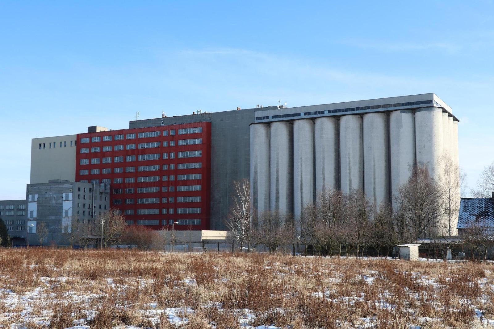 Canon EF-S 18-135mm f/3.5-5.6 IS Nano USM