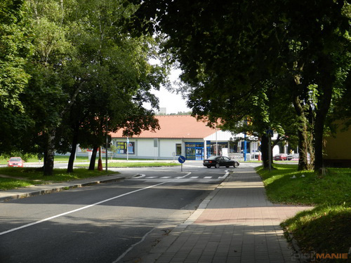 Nikon Coolpix S9100: rudý bojovník