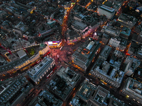 Noční snímky Jasona Hawkese s kompaktem Samsung EX1