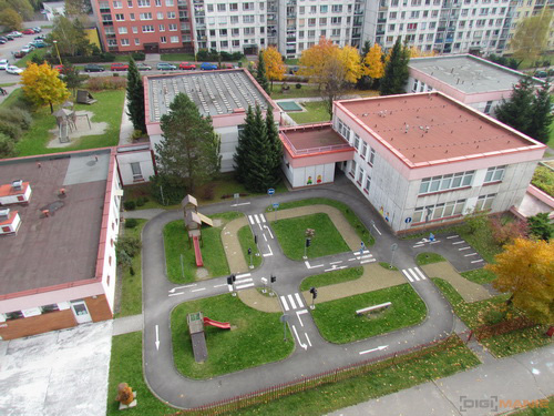 Canon PowerShot SX30 IS: sebevědomý rekordman