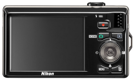 Kompaktní Nikon Coolpix S6000 se 7× zoomem