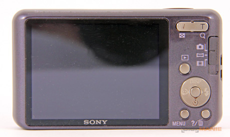Sony Cyber-shot W570: jde to i s 16 megapixely
