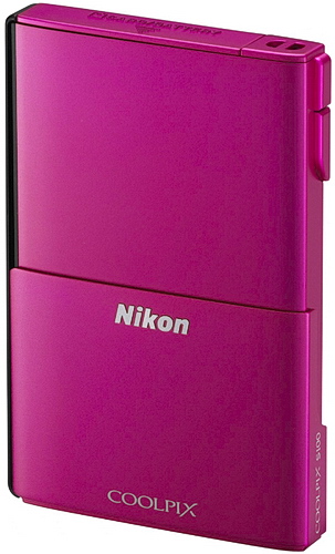 Ultrakompakt Nikon Coolpix S100: ve víru elegance