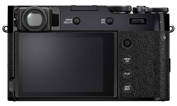 Retro Fujifilm X100V dostává 26MPx čip a nový objektiv