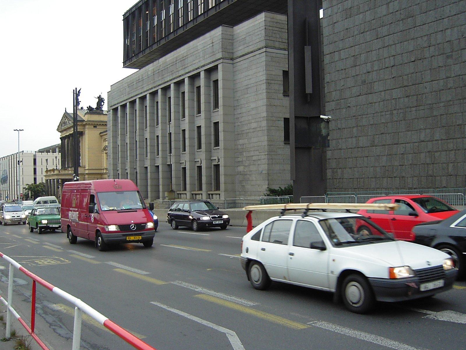 Kyocera Finecam L3V: 2,5" LCD displej!