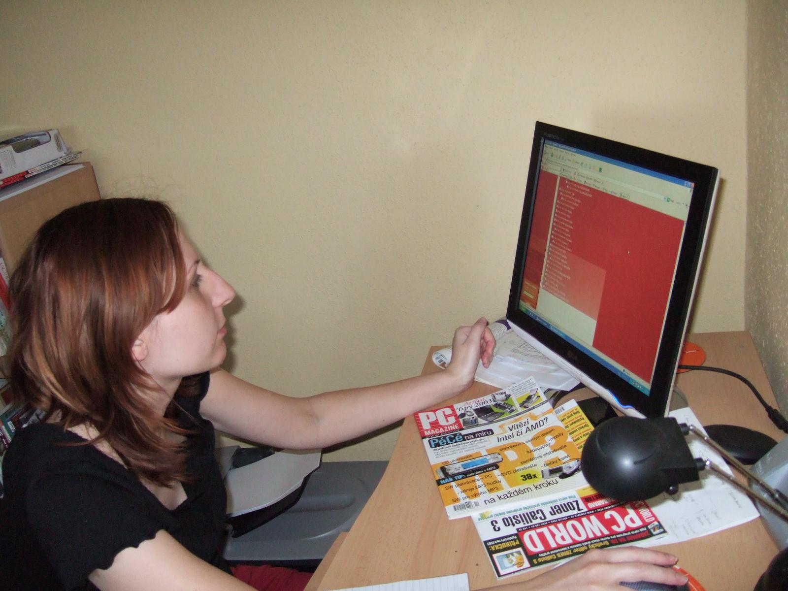 FinePix F10: Malý kompakt s vysokou citlivostí