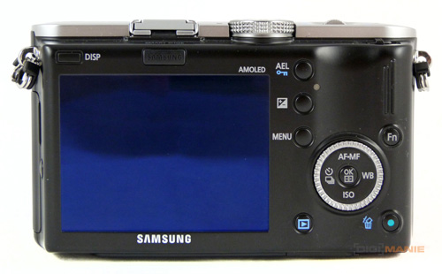 Samsung NX100: "zrcadlovka" do kapsy