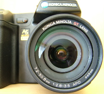 Minolta DiMAGE A2: osmimegapixel s anti-shake systémem