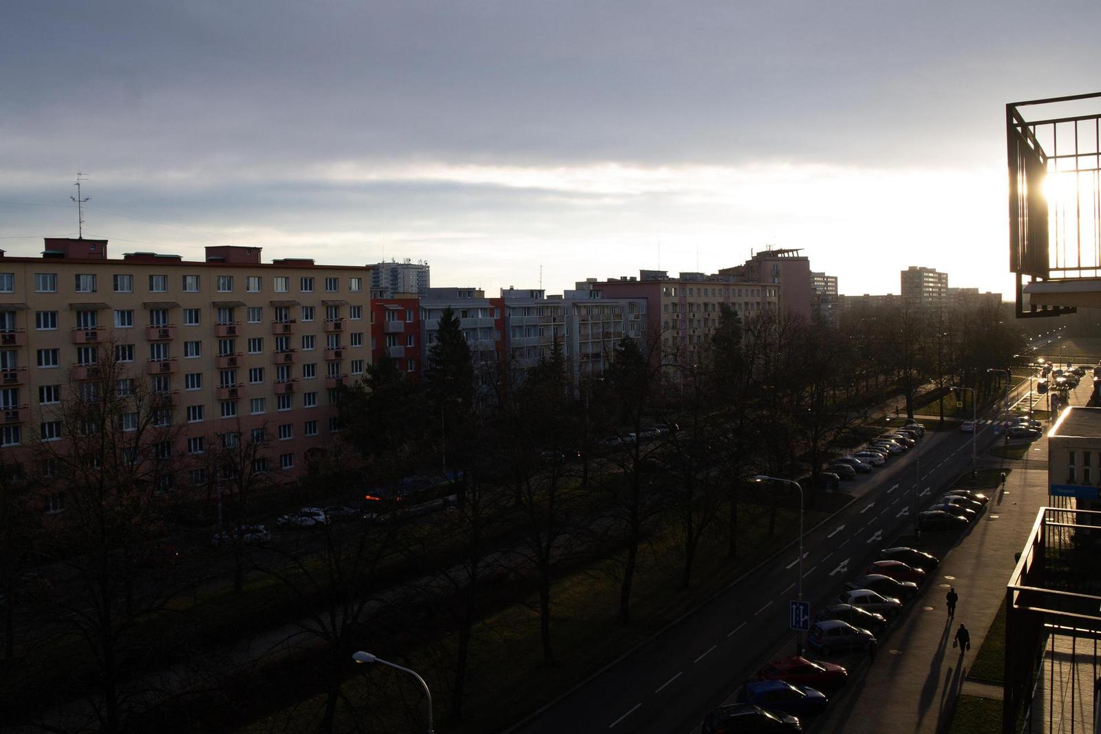 iPhone vs. staré APS-C: co má vyšší dynamický rozsah?