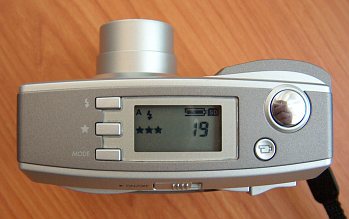 HP Photosmart 735: jednoduchý foťáček s bohatým příslušenstvím!