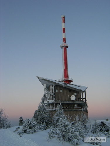 FinePix F480: levný kompakt se širokoúhlým objektivem