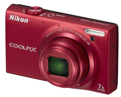 Nikon Coolpix S6150 se 7× optickým zoomem