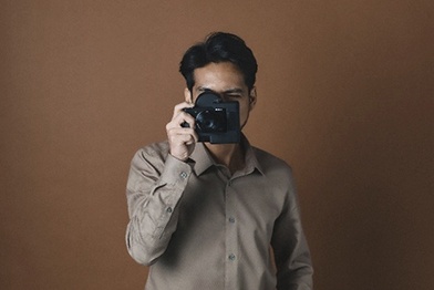 Sony Cyber-shot HX99 RNV s laserovým hledáčkem promítá obraz na sítnici oka