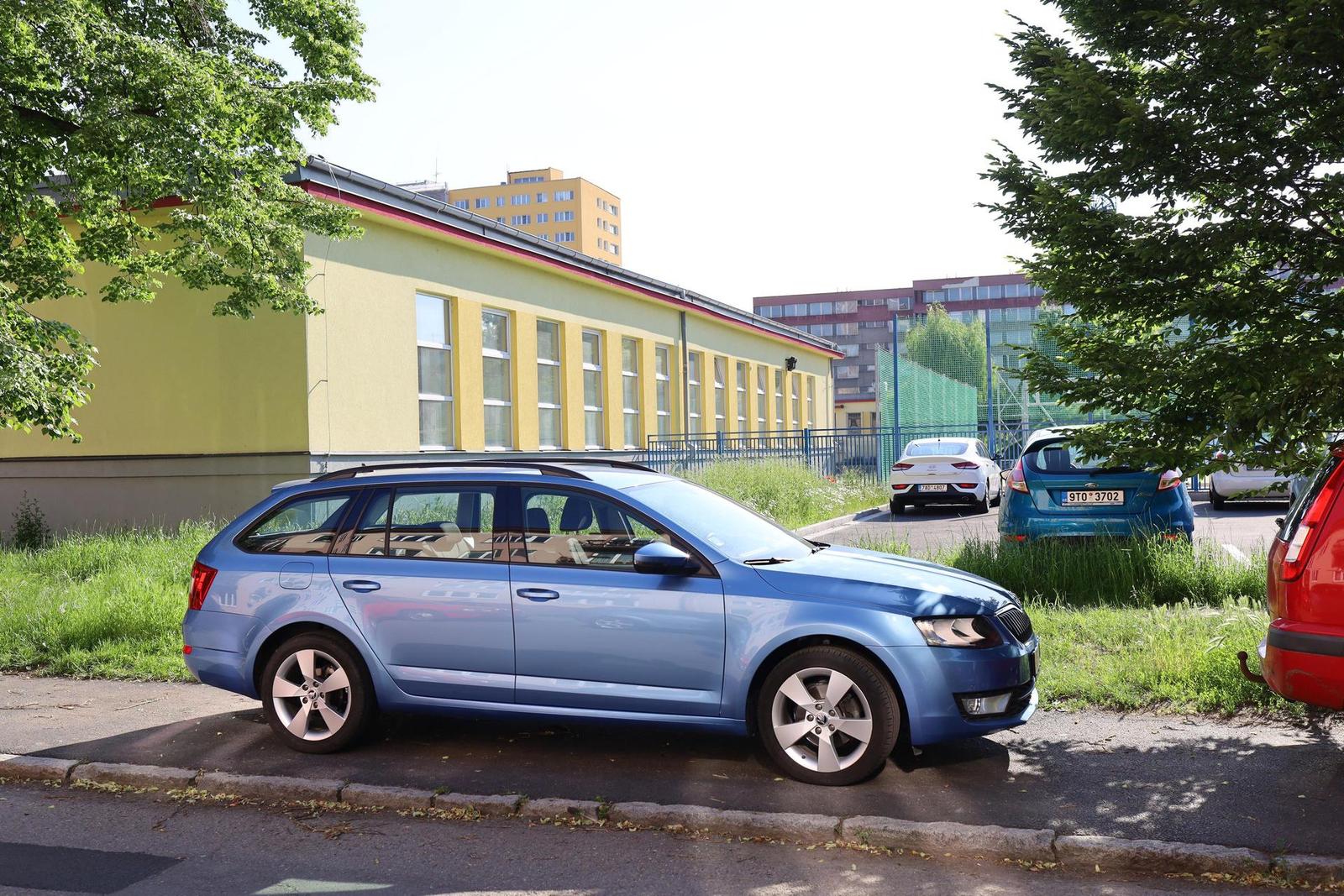 Canon EF 35mm f/2 IS USM