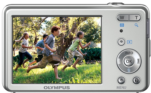 Malý Olympus VG-150 se 4× optickým zoomem