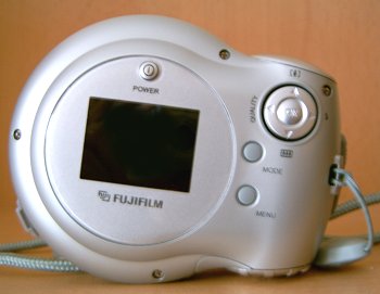 Q1 Digital: hračka s jednoduchou optikou