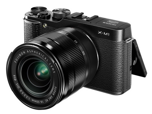 Fujifilm uvádí X-M1 s novým setovým objektivem