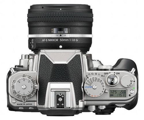 Retro zrcadlovka Nikon Df