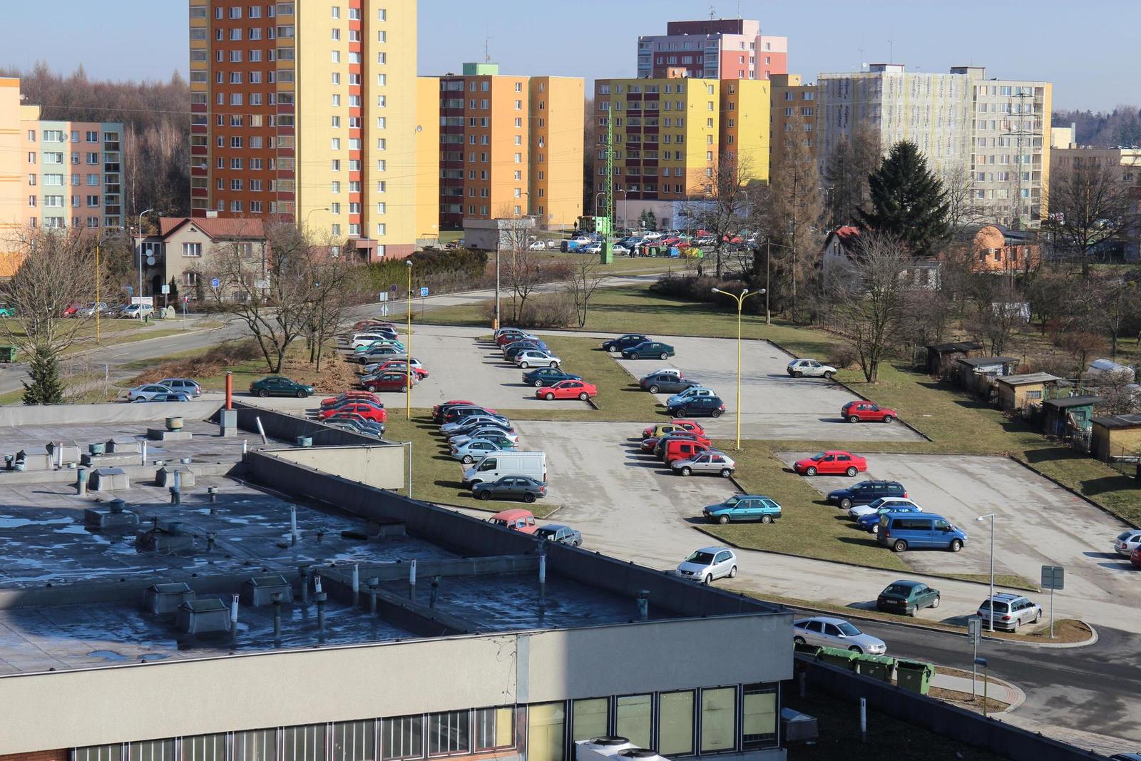 Canon EOS M: první pokus