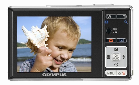 Olympus uvedl nové kompakty řady FE