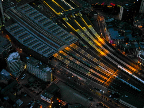 Noční snímky Jasona Hawkese s kompaktem Samsung EX1