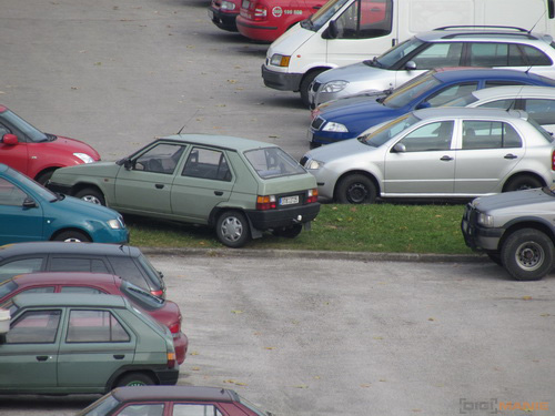 Canon PowerShot SX30 IS: sebevědomý rekordman