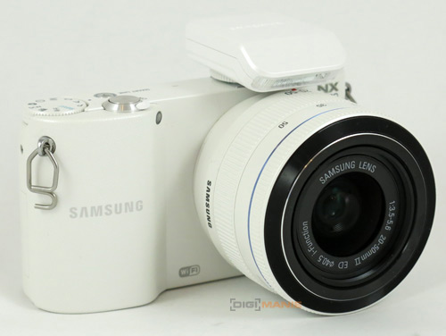 Samsung NX1000: sněhobílý bezdrát
