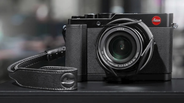 Kompaktní Leica D-Lux 7 007 Edition pro fanoušky Jamese Bonda