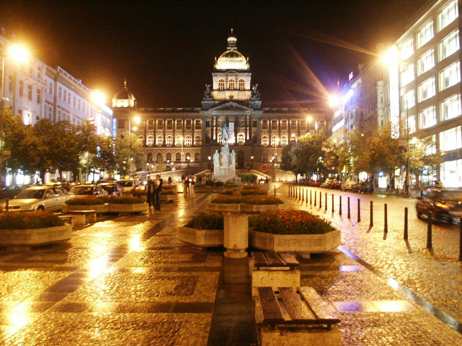 Minolta DiMAGE S414: robustní a velmi levný čtyřmegapixel