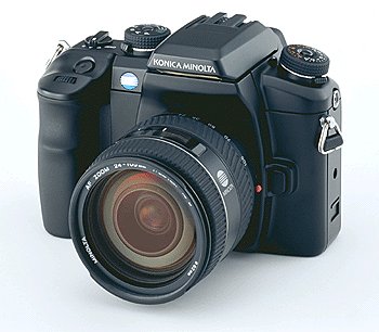 Pravá digitální zrcadlovka Dynax