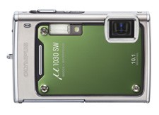 Novinky u Olympusu – do hor i pod vodu