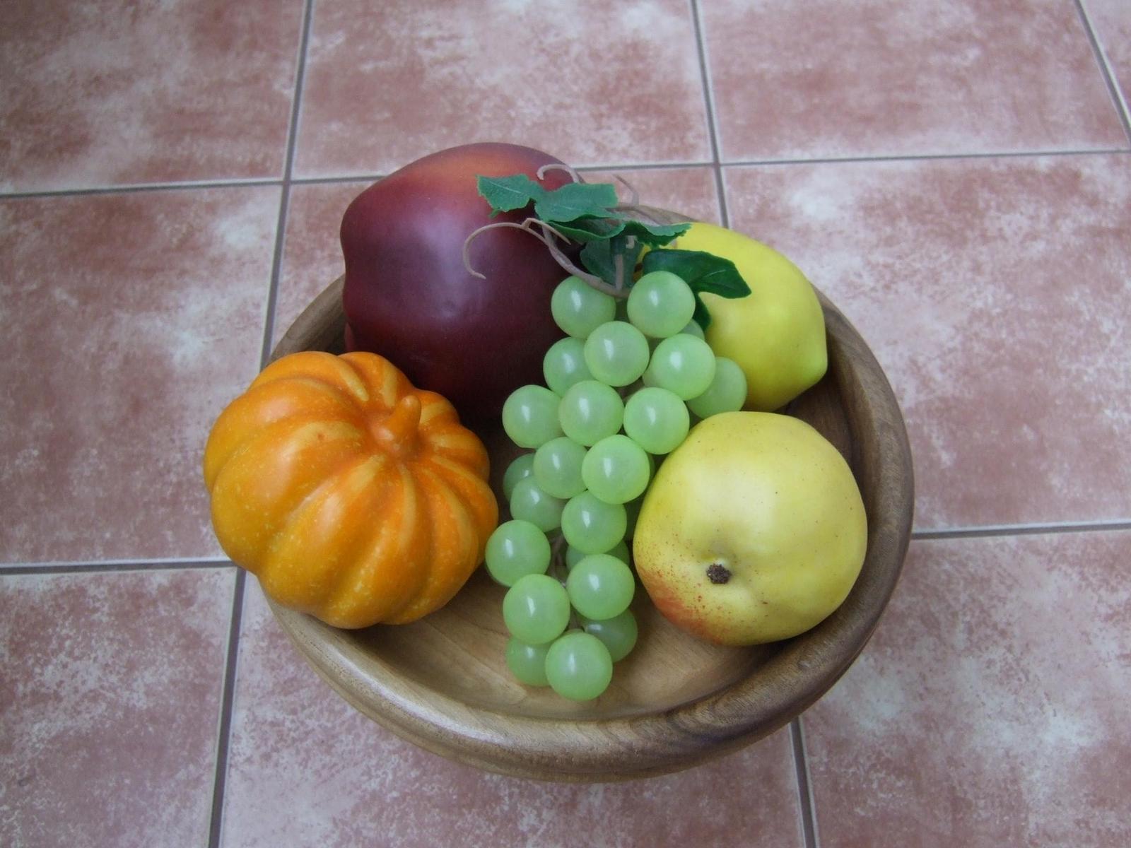 FinePix E900: Devítimilionový nadupaný kompakt