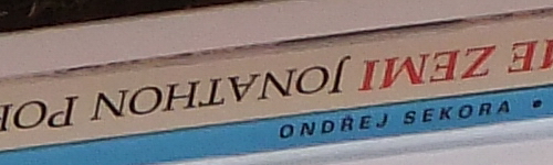 Fujifilm FinePix F300EXR: klame tělem