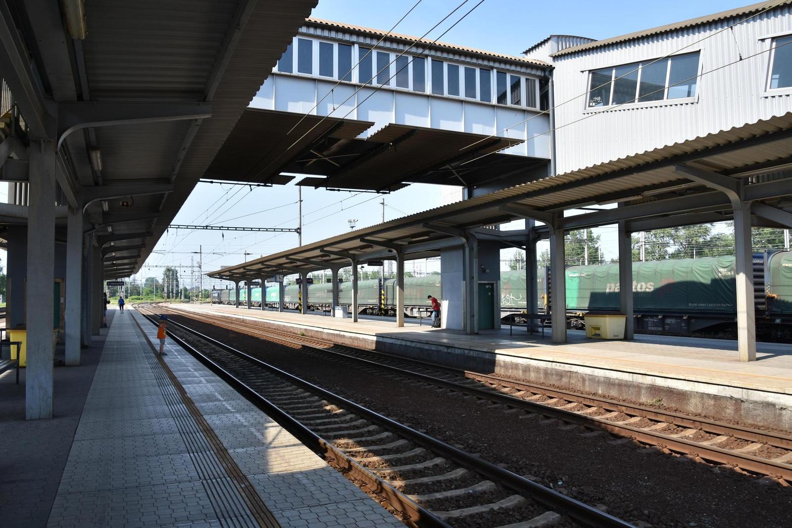 Nikon AF-S DX NIKKOR 18-300mm f/3.5-6.3G ED VR