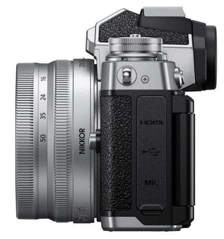 Retro Nikon Z Fc dostává 20MPx snímač a stylový design