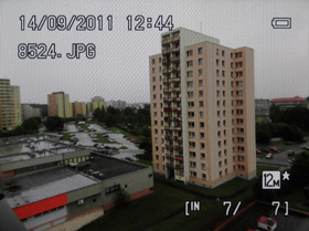 Nikon Coolpix S9100: rudý bojovník