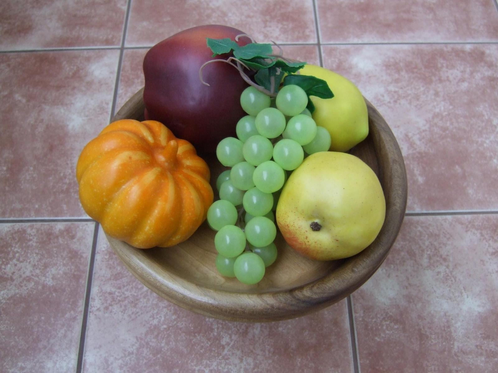 FinePix E900: Devítimilionový nadupaný kompakt