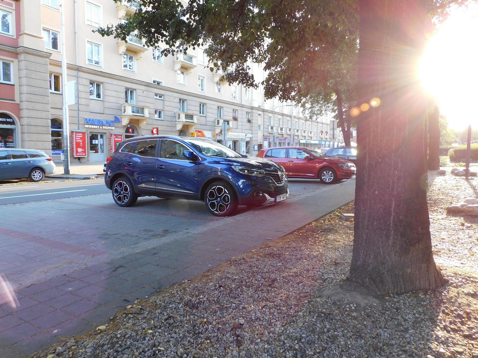 Nikon Coolpix B600: kamarád do přírody