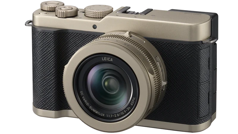 Panasonic uvedl profi kompakt Lumix L10 se 4/3" čipem a fázovým AF