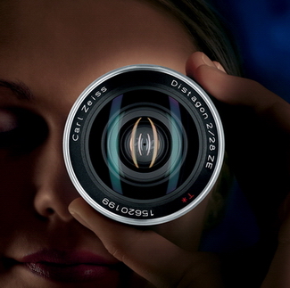 Carl Zeiss uvedl 28mm F2 objektiv pro Canon