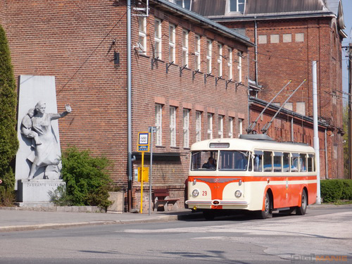 Olympus XZ-1: trefa do černého