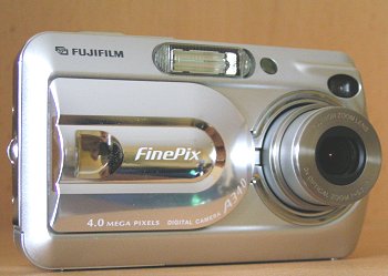 FinePix A340: funkčně minimalistický čtyřmegapixel