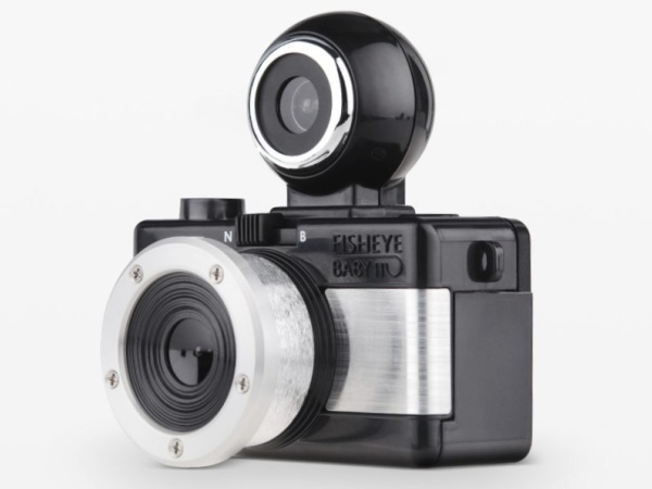 Lomography Fishey Baby 110 Camera: filmový fotoaparát se 170° objektivem
