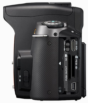 Sony uvedlo nové DSLR Alpha 230, 330, 380, objektivy a blesk