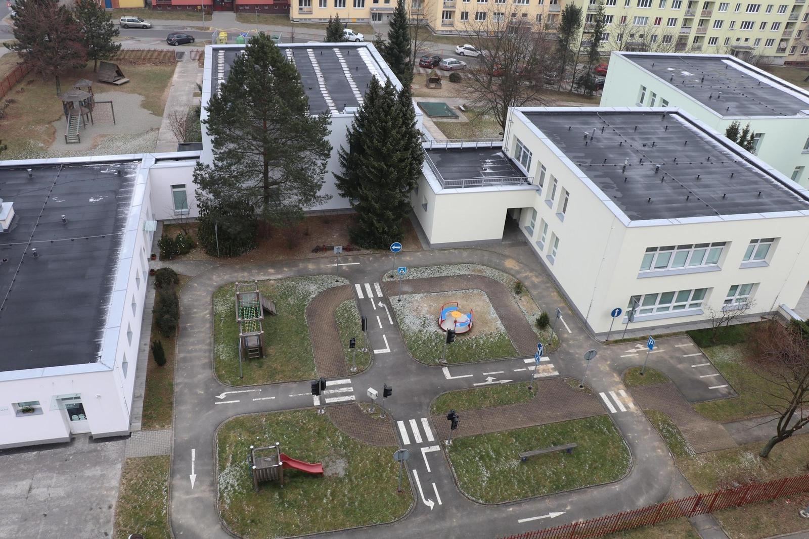 Canon EF-S 18-135mm f/3.5-5.6 IS Nano USM