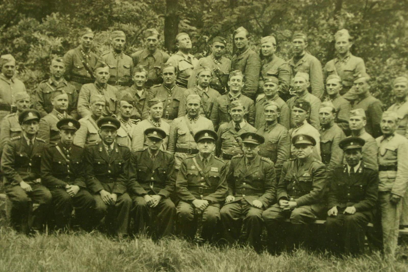 Canon EOS 300D: Pár postřehů a fotografií