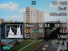 Casio EXILIM ZR100: kapesní formule