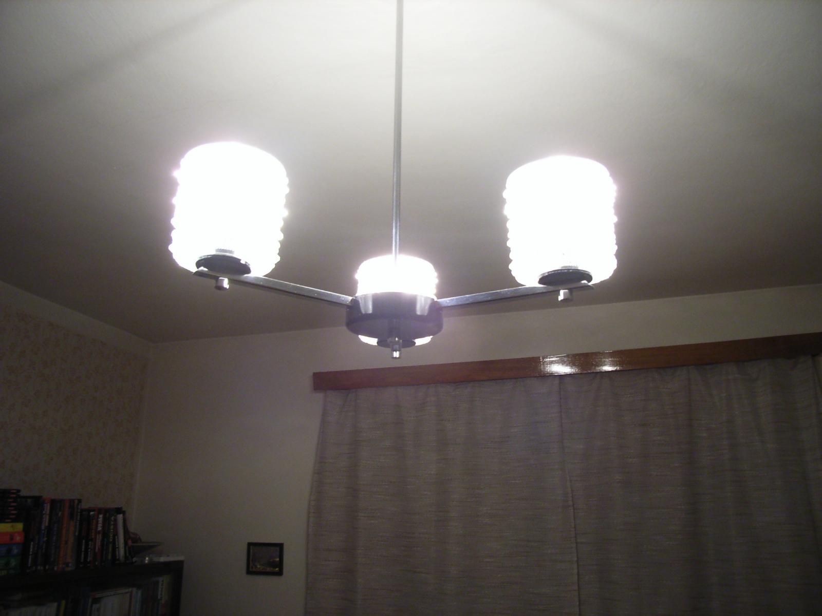 Caplio R1: Široká kompaktní náruč